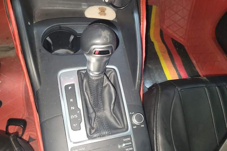 Used Audi A3 2018 30th Anniversary Edition Limousine 35 TFSI Ambition Model Gear Lever