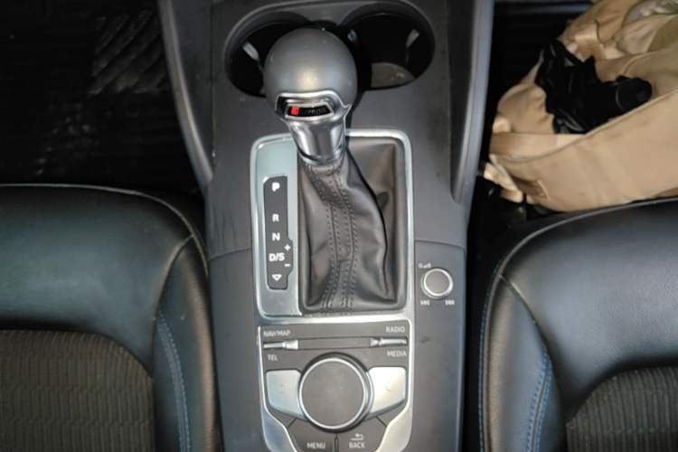 Used Audi A3 2018 30th Anniversary Edition Limousine 35 TFSI Fashion Model Gear Lever