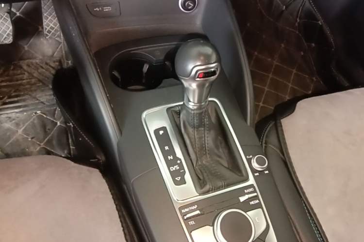 Used Audi A3 2018 30th Anniversary Edition Sportback 35 TFSI Fashion Model Gear Lever