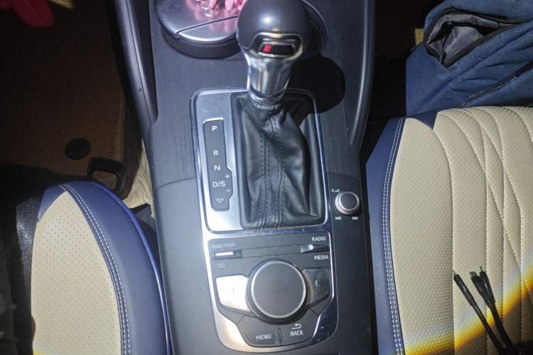 Used Audi A3 2018 30th Anniversary Edition Limousine 35 TFSI Ambition Model Gear Lever