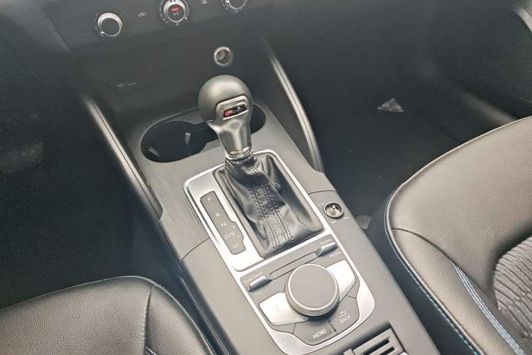 Used Audi A3 2018 30th Anniversary Edition Sportback 35 TFSI Fashion Model Gear Lever
