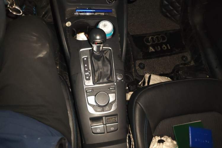 Used Audi A3 2018 30th Anniversary Edition Limousine 35 TFSI Fashion Model Gear Lever