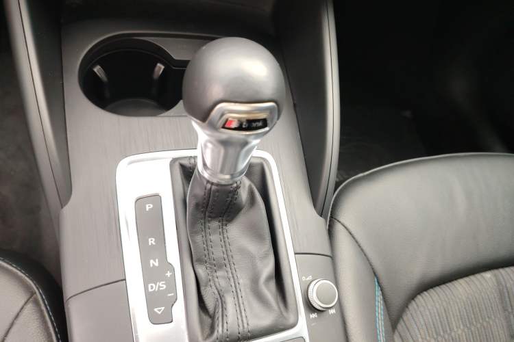 Used Audi A3 2018 30th Anniversary Edition Limousine 35 TFSI Fashion Model Gear Lever
