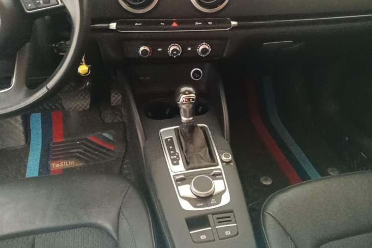 Used Audi A3 2018 30th Anniversary Edition Limousine 35 TFSI Fashion Model Gear Lever