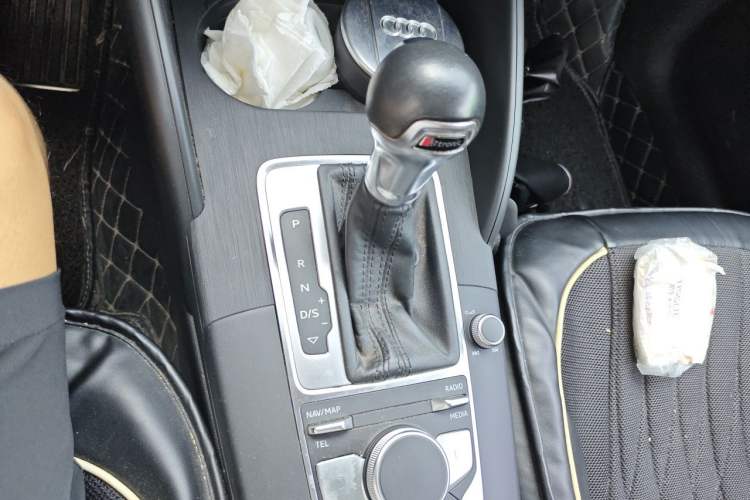 Used Audi A3 2018 30th Anniversary Edition Limousine 35 TFSI Fashion Model Gear Lever