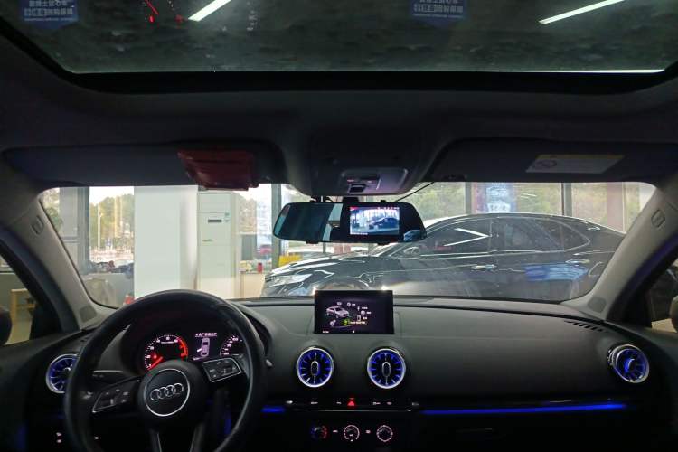 Used Audi A3 2018 30th Anniversary Edition Limousine 35 TFSI Fashion Model Headliner