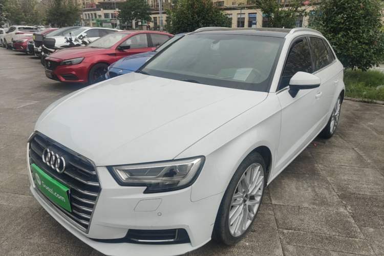 Used Audi A3 2018 30th Anniversary Edition Sportback 35 TFSI Style Model Guazi used car, China used car export, Used car for sale, Used cars, Cheapest cars for sale