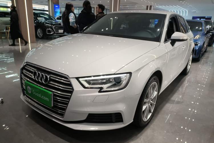 Used Audi A3 2018 30th Anniversary Edition Sportback 35 TFSI Ambition Model Guazi used car, China used car export, Used car for sale, Used  cars, Cheapest cars for sale
