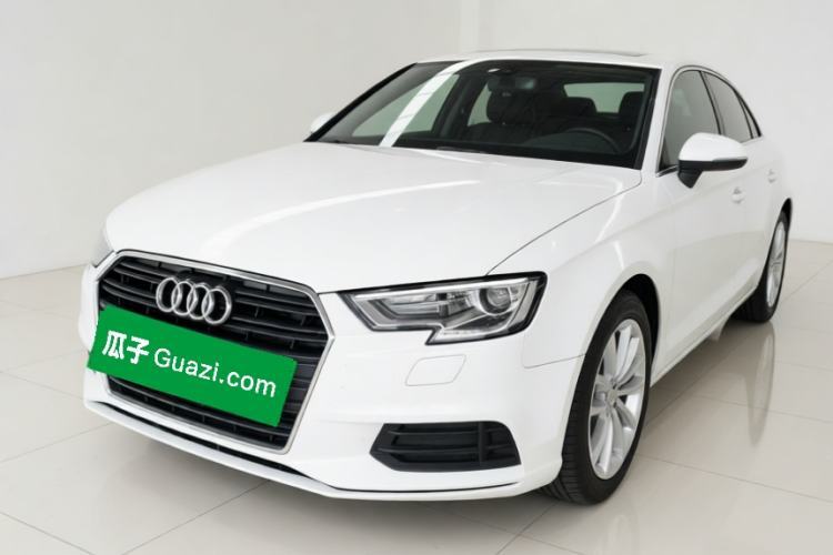 Używany Audi A3 2018 30th Anniversary Edition Limousine 35 TFSI Ambition Model Guazi used car, China used car export, Used car for sale, Used cars, Cheapest cars for sale