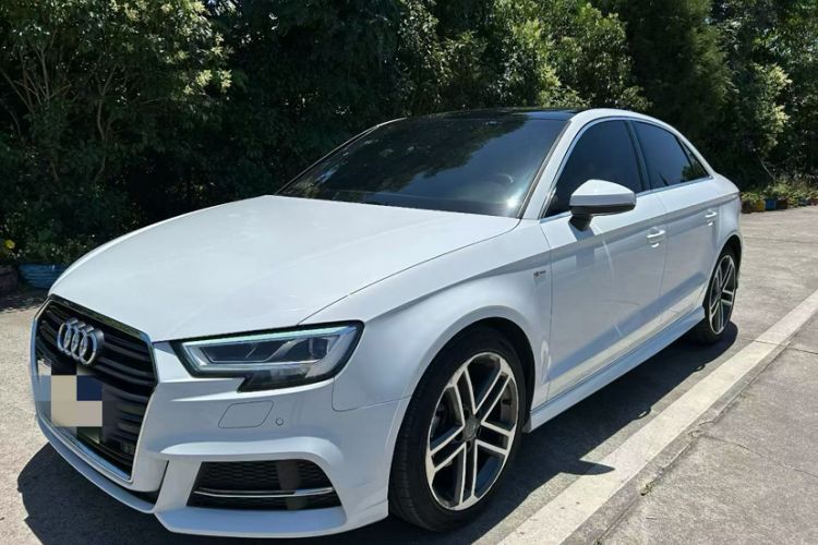 Used Audi A3 2018 30th Anniversary Edition Limousine 35 TFSI Sport Model Guazi used car, China used car export, Used car for sale, Used Audi cars, Cheapest cars for sale