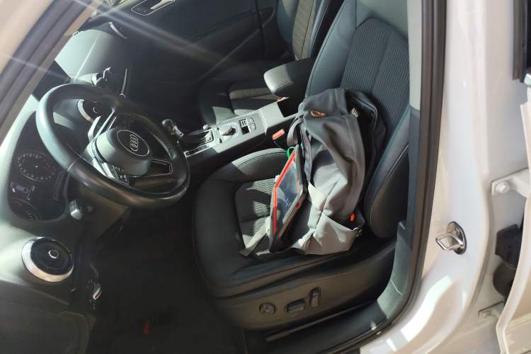 Used Audi A3 2018 30th Anniversary Edition Limousine 35 TFSI Fashion Model Left Front Seat