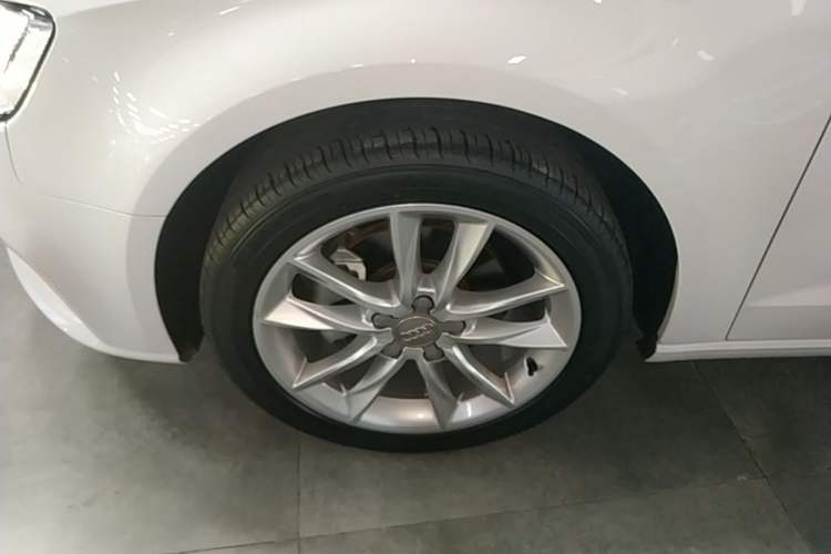 Used Audi A3 2018 30th Anniversary Edition Sportback 35 TFSI Ambition Model Left Front Wheel Hub