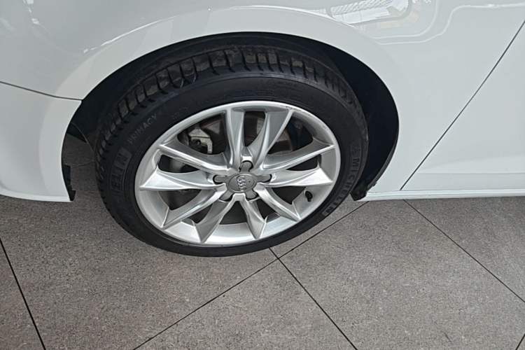 Used Audi A3 2018 30th Anniversary Edition Sportback 35 TFSI Ambition Model Left Front Wheel Hub