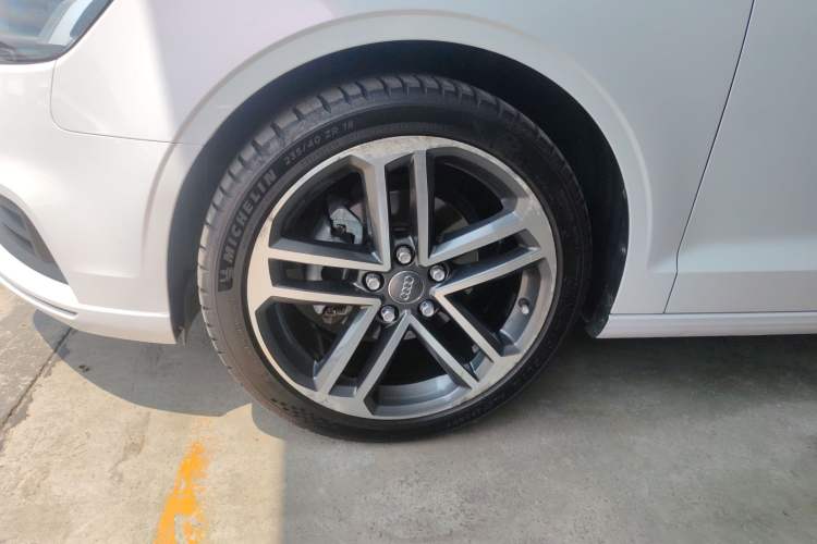 Used Audi A3 2018 30th Anniversary Edition Limousine 35 TFSI Ambition Model Left Front Wheel Hub