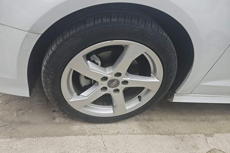 Used Audi A3 2018 30th Anniversary Edition Sportback 35 TFSI Fashion Model Left Front Wheel Hub