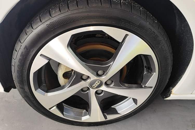 Used Audi A3 2018 30th Anniversary Edition Sportback 35 TFSI Ambition Model Left Front Wheel Hub