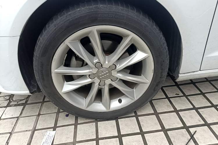 Used Audi A3 2018 30th Anniversary Edition Sportback 35 TFSI Ambition Model Left Front Wheel Hub