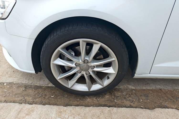 Used Audi A3 2018 30th Anniversary Edition Sportback 35 TFSI Ambition Model Left Front Wheel Hub