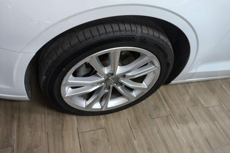 Used Audi A3 2018 30th Anniversary Edition Limousine 35 TFSI Ambition Model Left Front Wheel Hub