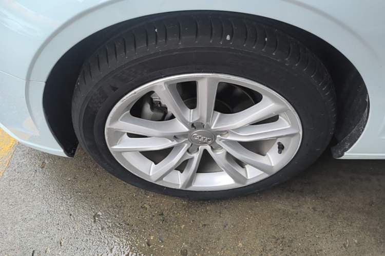 Used Audi A3 2018 30th Anniversary Edition Limousine 35 TFSI Ambition Model Left Front Wheel Hub