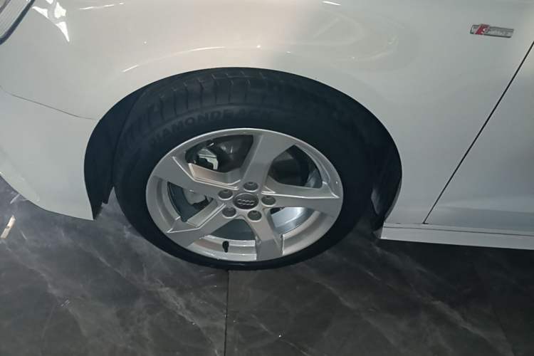 Used Audi A3 2018 30th Anniversary Edition Sportback 35 TFSI Fashion Model Left Front Wheel Hub