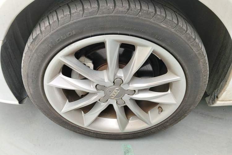 Used Audi A3 2018 30th Anniversary Edition Sportback 35 TFSI Ambition Model Left Front Wheel Hub