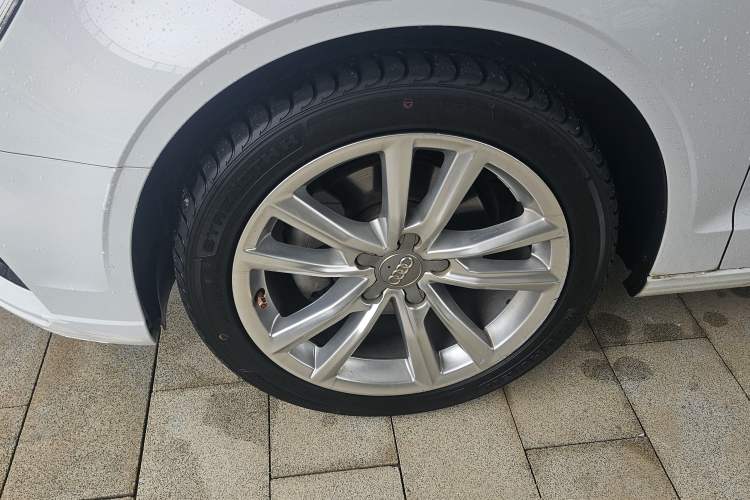 Used Audi A3 2018 30th Anniversary Edition Limousine 35 TFSI Ambition Model Left Front Wheel Hub