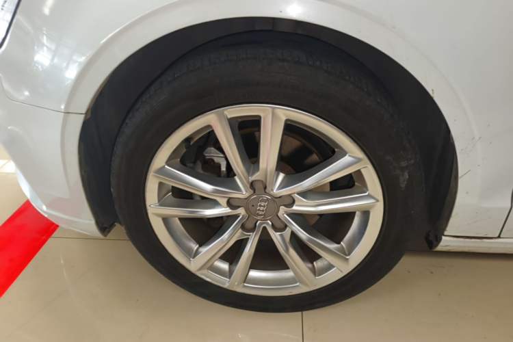 Used Audi A3 2018 30th Anniversary Edition Limousine 35 TFSI Ambition Model Left Front Wheel Hub