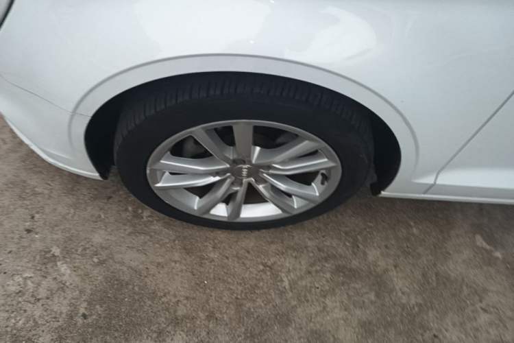 Used Audi A3 2018 30th Anniversary Edition Limousine 35 TFSI Ambition Model Left Front Wheel Hub