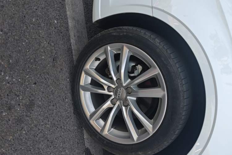 Used Audi A3 2018 30th Anniversary Edition Limousine 35 TFSI Ambition Model Left Front Wheel Hub