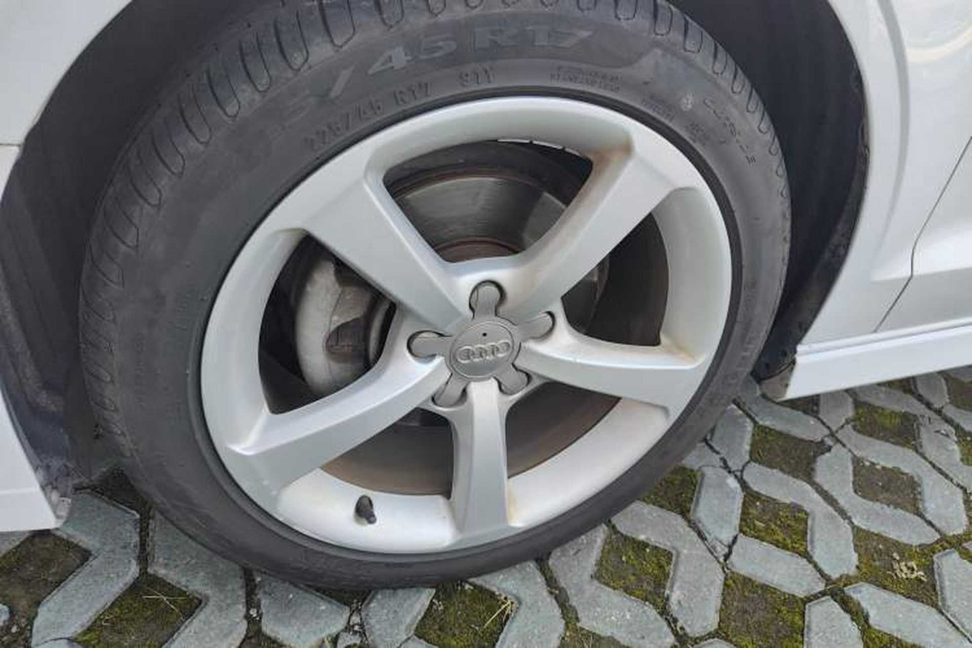 Used Audi A3 2018 30th Anniversary Edition Limousine 35 TFSI Fashion Model Left Front Wheel Hub