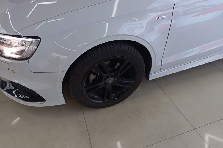 Used Audi A3 2018 30th Anniversary Edition Limousine 35 TFSI Fashion Model Left Front Wheel Hub