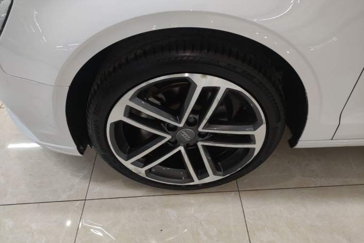Used Audi A3 2018 30th Anniversary Edition Limousine 35 TFSI Ambition Model Left Front Wheel Hub