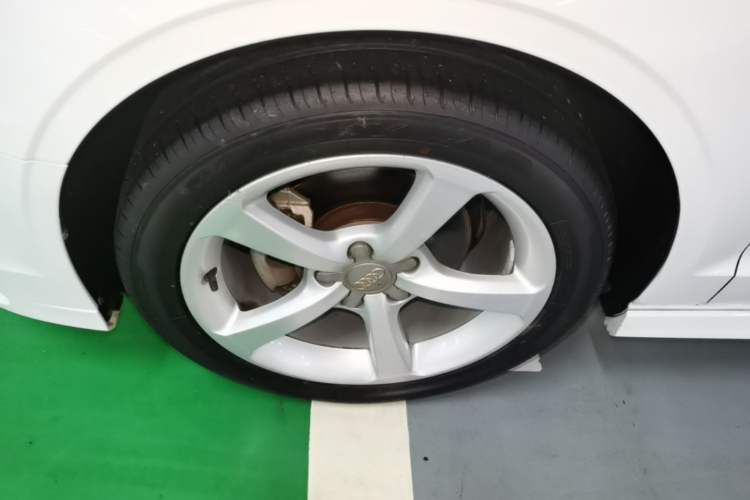 Used Audi A3 2018 30th Anniversary Edition Limousine 35 TFSI Fashion Model Left Front Wheel Hub