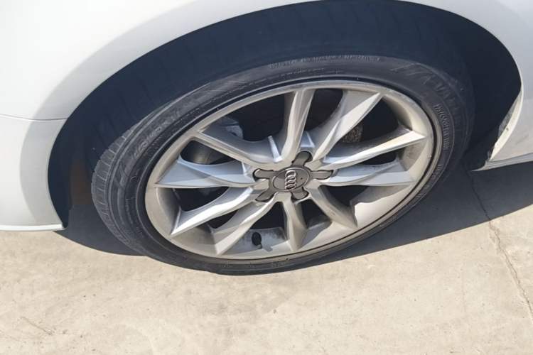 Used Audi A3 2018 30th Anniversary Edition Sportback 35 TFSI Ambition Model Left Front Wheel Hub