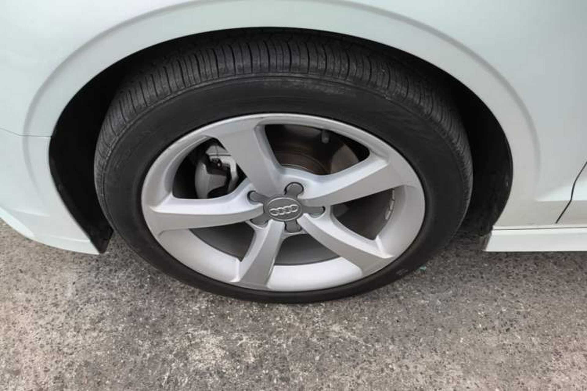Used Audi A3 2018 30th Anniversary Edition Limousine 35 TFSI Fashion Model Left Front Wheel Hub