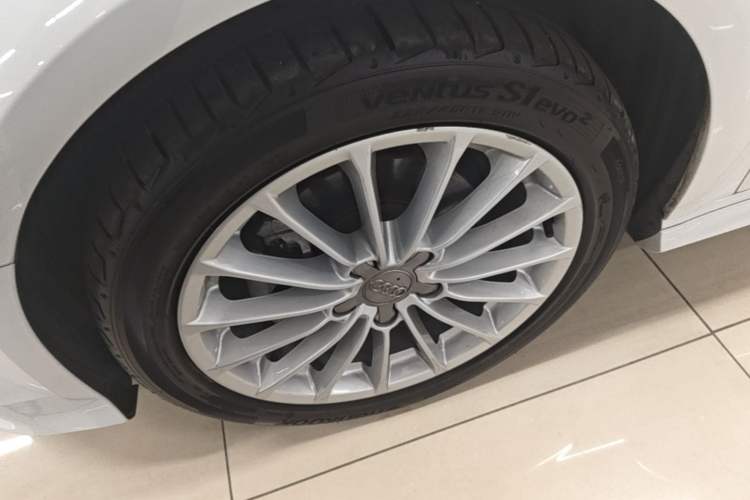 Used Audi A3 2018 30th Anniversary Edition Sportback 35 TFSI Fashion Model Left Front Wheel Hub