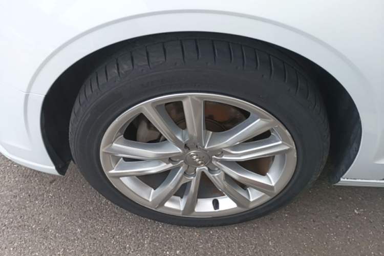 Used Audi A3 2018 30th Anniversary Edition Limousine 35 TFSI Ambition Model Left Front Wheel Hub