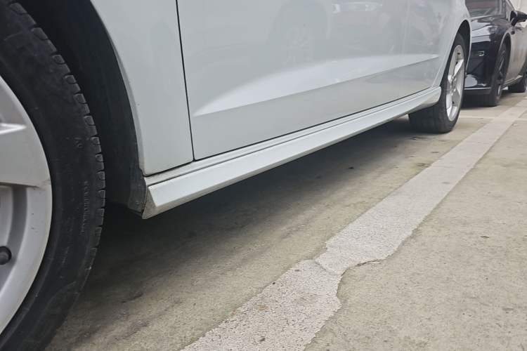 Used Audi A3 2018 30th Anniversary Edition Sportback 35 TFSI Fashion Model Left Side Sill