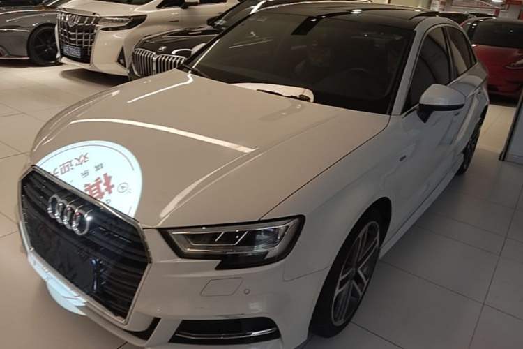Used Audi A3 2018 30th Anniversary Edition Limousine 35 TFSI Sport Model Guazi used car, China used car export, Used car for sale, Used cars, Cheapest cars for sale