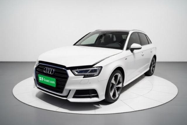 Ojetý Audi A3 2018 30th Anniversary Edition Sportback 35 TFSI Sport Model