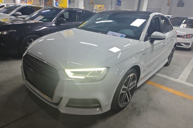 Used Audi A3 2018 30th Anniversary Edition Limousine 35 TFSI Sport Model Guazi used car, China used car export, Used car for sale, Used Audi cars, Cheapest cars for sale