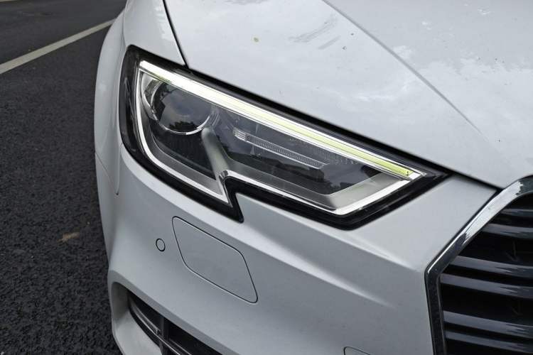 Used Audi A3 2018 30th Anniversary Edition Sportback 35 TFSI Fashion Model Right Front Headlight