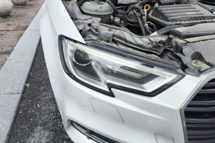 Used Audi A3 2018 30th Anniversary Edition Limousine 35 TFSI Fashion Model Right Front Headlight