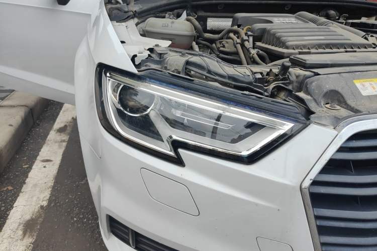 Used Audi A3 2018 30th Anniversary Edition Sportback 35 TFSI Ambition Model Right Front Headlight