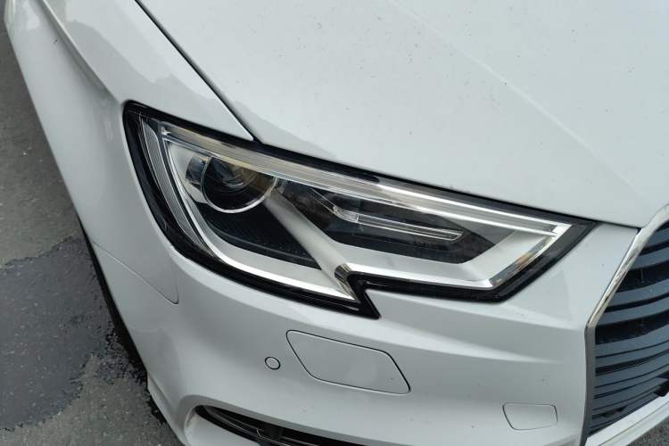 Used Audi A3 2018 30th Anniversary Edition Sportback 35 TFSI Fashion Model Right Front Headlight