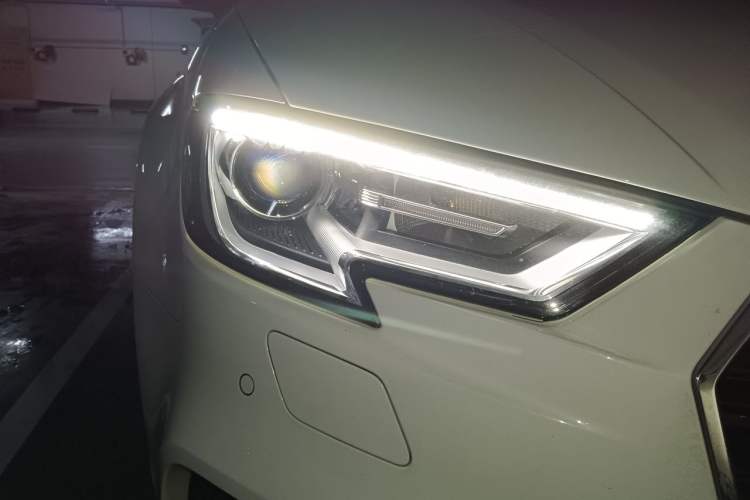 Used Audi A3 2018 30th Anniversary Edition Limousine 35 TFSI Fashion Model Right Front Headlight