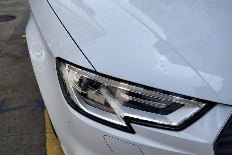 Used Audi A3 2018 30th Anniversary Edition Limousine 35 TFSI Ambition Model Right Front Headlight