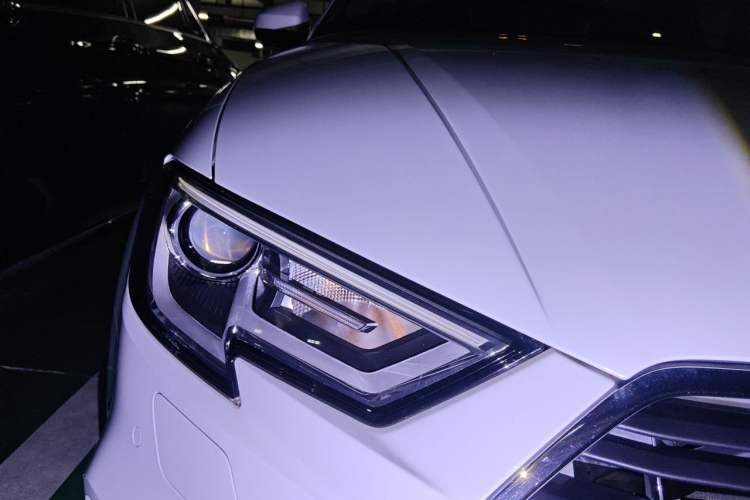 Used Audi A3 2018 30th Anniversary Edition Limousine 35 TFSI Fashion Model Right Front Headlight