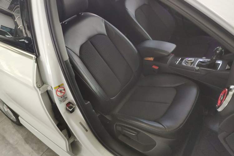 Used Audi A3 2018 30th Anniversary Edition Limousine 35 TFSI Fashion Model Right Front Seat